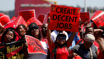 Protesters attend a demonstration organised by The Congress of South African Trade Unions (COSATU) in Durban, 2017 (Reuters/Rogan Ward)
