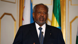 Djibouti's President Ismail Omar Guelleh addresses a news conference during a visit to Addis Ababa, Ethiopia, March 17, 2017 (Reuters/Tiksa Negeri)