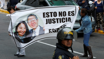 Supporters of Keiko Fujimori protesting her arrest (Reuters/Guadalupe Pardo)