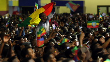 Crowds gather to celebrate the peace accord between Ethiopia and Eritrea, Addis Ababa, July 15, 2018 (Reuters/Tiksa Negeri)