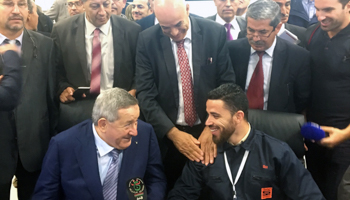 Abdelmoumen Ould Kaddour, Chief Executive of Algerian state energy firm Sonatrach, meets with executives and employees at Hassi R'mel gas field, Algeria October 16, 2018 (Reuters/Lamine Chikhi)