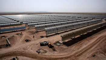 Construction of a thermo-solar power plant in Beni Mathar, August 20, 2009 (Reuters/Rafael Marchante)