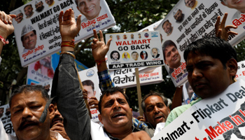 A protest against US retailer Walmart's majority stake buy in Indian e-commerce firm Flipkart, New Delhi, May 2018 (Reuters/Saumya Khandelwal)