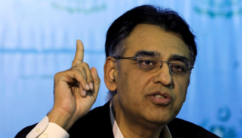 Finance Minister Asad Umar (Reuters/Faisal Mahmood)