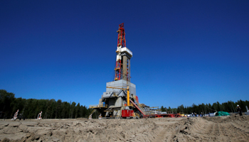 A drilling rig at a Rosneft oil field near the west Siberian city of Nefteyugansk (Reuters/Sergei Karpukhin)