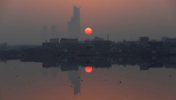 Sunrise in Karachi (Reuters/Akhtar Soomro)