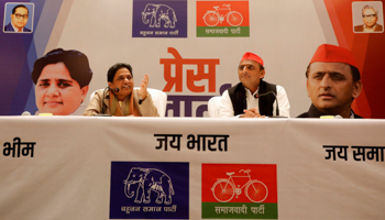 Bahujan Samaj Party leader Mayawati and Samajwadi Party leader Akhilesh Yadav (Reuters/Pawan Kumar)