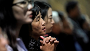 Believers take part in a weekend mass at Beijing South Catholic Church, a government-sanctioned Catholic church, in Beijing, China September 29, 2018 (Reuters/Jason Lee)