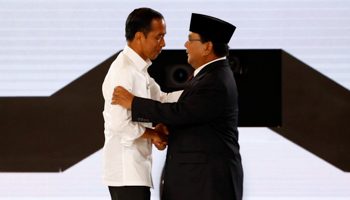 President Joko ‘Jokowi’ Widodo and challenger Prabowo Subianto at the March 30 debate (Reuters/Willy Kurniawan)