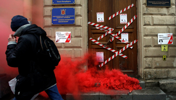 Posters and tape left by protesters outside Roskomnadzor's office in St. Petersburg (Reuters/Anton Vaganov)