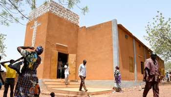 Churchgoers, some of whom fled Dablo and its surroundings, are seen leaving a church in the city of Kaya, Burkina Faso, May 16, 2019 (Reuters/Anne Mimault)