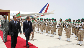 Mauritania President Mohamed Ould Abdel Aziz (L) and French President Emmanuel Macron (Reuters/Ludovic Marin)