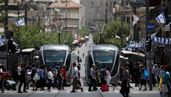 Light rail trams on a Jerusalem street, May 2017 (Reuters/Amir Cohen)