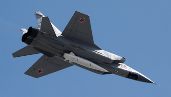 A MiG-31 aircraft carrying the Kinzhal hypersonic missile (Reuters/Sergei Karpukhin)