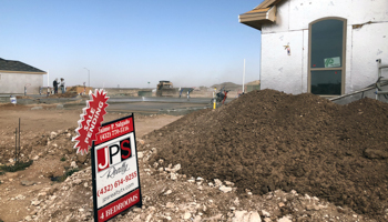 A property development underway, where housing demand is surging amid an influx of workers employed in the oil fields, Odessa, Texas, April 13, 2018 (Reuters/Ann Saphir)