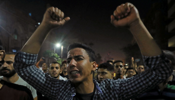 Small groups of protesters gather in central Cairo shouting anti-government slogans in Cairo (Reuters/Mohamed Abd El Ghany)
