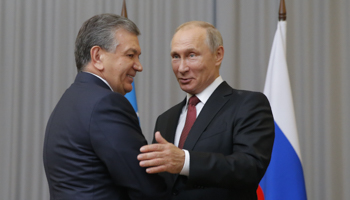 Russian President Vladimir Putin (R) and Uzbekistan's President Shavqat Mirzioyev (Reuters/Maxim Shemetov)