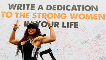 Dina Abdel-Maksoud, a 21-year-old Egyptian bodybuilder champion, takes part in the first Egyptian womens' race, to raise awareness about violence against women, in Cairo, Egypt, November 30, 2018 (Reuters/Amr Abdallah Dalsh)