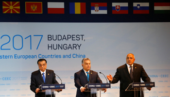 Premiers Li Keqiang (China), Viktor Orban (Hungary) and Boyko Borisov (Bulgaria) at the November 2017 China-CEE forum in Budapest (Reuters/Laszlo Balogh)