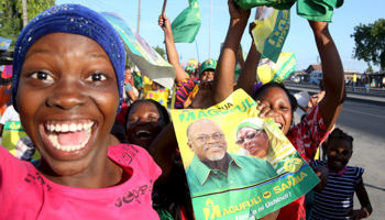  Supporters of President John Magufuli celebrate his presidential election victory, Dar es Salaam, October 29, 2015 (Reuters/Emmanuel Herman)