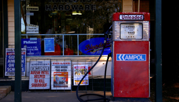 Newspaper posters in Australia (Reuters/David Gray)