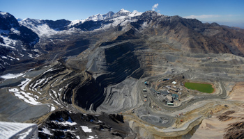 The Olivares glaciers, behind the Andina and Los Bronces mines (Reuters/Ivan Alvarado)