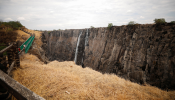 Dry cliffs are seen along the parched gorge on the Zambian side of Victoria Falls after a prolonged drought, December 5, 2019 (Reuters/Mike Hutchings)