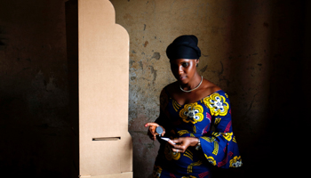 A voter leaves a polling booth during a run-off presidential election in Bamako, Mali, August 2018. (Reuters/Luc Gnago)