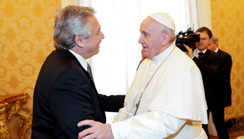 Argentine President Alberto Fernandez with Pope Francis at the Vatican (Reuters/Remo Casilli)