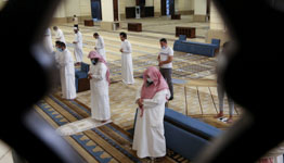 Socially distanced prayer in Saudi Arabia’s Al-Rajhi mosque (Reuters/Ahmed Yosri)