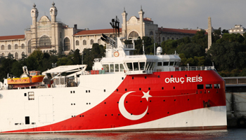 Turkish seismic research vessel Oruc Reis sailing through Bosphorus, Istanbul, August 22, 2019 (Reuters/Murad Sezer)