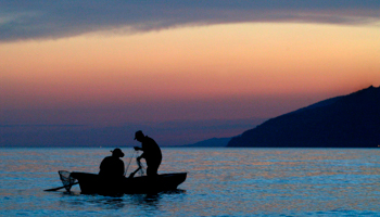 Fishermen on the Black Sea off the coast of Abkhazia (Reuters/Thomas Peter)