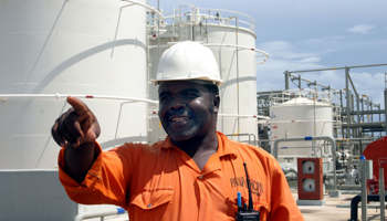 A gas processing plant on Songo Songo Island (Reuters/Emmanuel Kwitema)