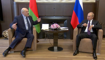 Presidents Vladimir Putin (R) and Alexander Lukashenka meet in Sochi (Shutterstock/Russian Presidential Press Service)