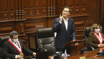 President Martin Vizcarra and Congress leader Manuel Merino (l) at the impeachment debate (Shutterstock/Paolo Aguilar)