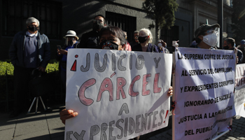 Protesters call for former presidents to face trial for alleged corruption, Mexico City (José Méndez/EPA-EFE/Shutterstock)