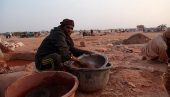 Artisanal gold miner in Kidal, 2020 (Baba Ahmed/AP/Shutterstock)