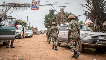  Soldiers surround the home of opposition presidential candidate Bobi Wine, January 17 (Sally Hayden/SOPA Images/Shutterstock)