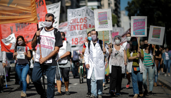 Teachers demanding the suspension of classes as Argentine COVID cases rise (Juan Ignacio Roncoroni/EPA-EFE/Shutterstock)