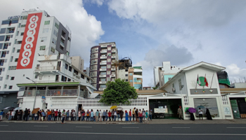 People lining up for vaccination in the capital, Male (Chine Nouvelle/SIPA/Shutterstock)