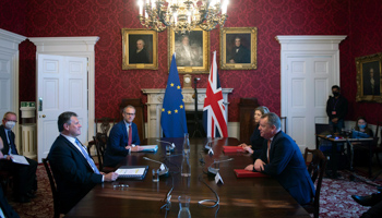 Britain's Minister for the Cabinet Office of the United Kingdom, David Frost, right, speaks to his EU counterpart Maros Sefcovic (Eddie Mulholland/AP/Shutterstock)