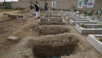 Fresh graves dug for Huthi fighters killed in the battle for Marib, September 2021 (Yahya Arhab/EPA-EFE/Shutterstock)