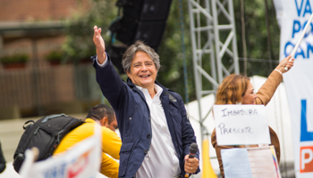 Guillermo Lasso addresses supporters at a rally in 2017 (Shutterstock/Fotos593)