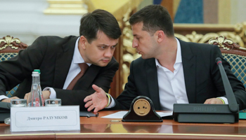 Ukrainian President Volodymyr Zelensky (R) with parliamentary speaker Dmytro Razumkov in 2019 (Sergey Dolzhenko/EPA-EFE/Shutterstock)
