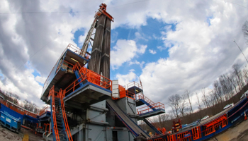 A shale well drilling site in Pennsylvania, March 2020 (Keith Srakocic/AP/Shutterstock)