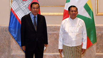 Cambodian Prime Minister Hun Sen (left) and Myanmar State Administration Council Chairman Min Aung Hlaing (right) ahead of talks in Naypyidaw on January 7 (Uncredited/AP/Shutterstock)