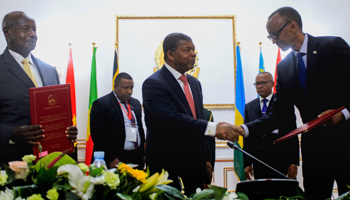 Angolan President Joao Lourenco mediates a reconciliation agreement between Rwandan President Paul Kagame and Ugandan President Yoweri Museveni, August 21, 2019 (Ampe Rogerio/EPA-EFE/Shutterstock)