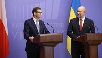 Ukrainian Prime Minister Denis Shmihal (R) and Polish counterpart Mateusz Morawiecki (L) attend a press conference after their meeting, Kyiv, February 1 (Leszek Szymanski/EPA-EFE/Shutterstock)