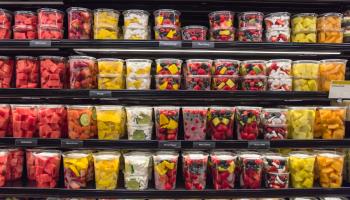 Fruit packed in plastic boxes at a supermarket in Texas (Shutterstock)