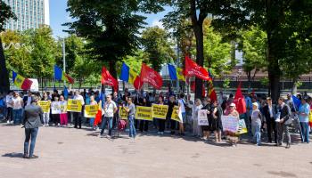 Supporters of the Socialist-Communist opposition bloc at a demonstration in Chisinau, July 14 (Dumitru Doru/EPA-EFE/Shutterstock)